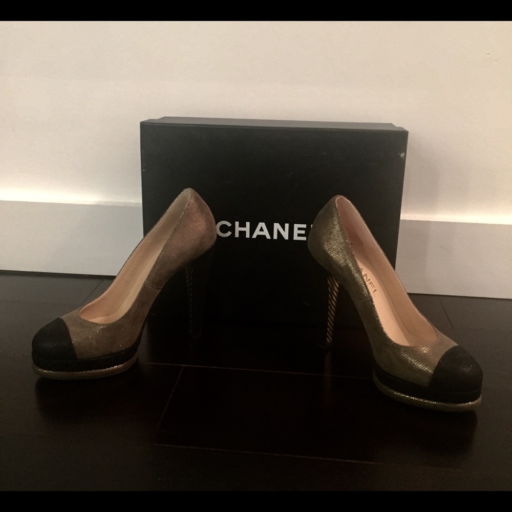Chanel black gold pumps